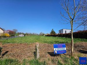 A Vendre terrain constructible 1200M2 environ proche Flers