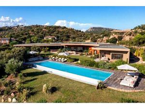 Casa Serena – Vue panoramique sur la baie de Palombaggia  élégance & harmonie en pleine...