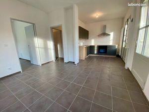 Maisonnette F5 (3 ch) en duplex avec terrasse au centre-ville