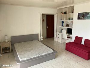 Grand studio meuble centre ville st denis