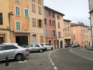 Location appartement 3eme étage  très lumineux  sans vis à vis