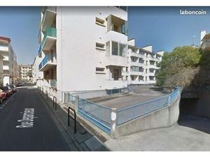 Parking/box 15 m² NIMES