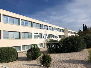 Location Local Professionnel 93m²