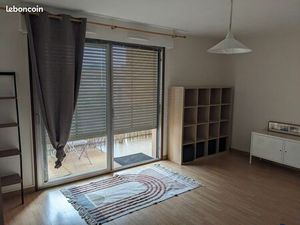 Studio meublé avec terrasse et parking secteur Jonquières