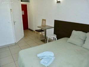 Studio en résidence avec piscine et parking