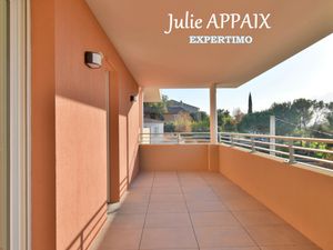 Fréjus  Appartement 4 pièces au dernier étage avec 52 90M² de terrasse  box fermé et place