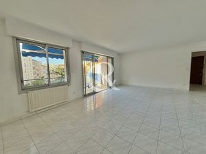 CENTRE-VILLE - T4 TRAVERSANT