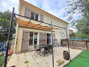 Maison familiale T8 – 5 chambres  piscine  jardin