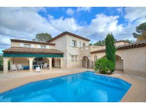 Villa Pleine De Charme Saint Raphael 201M² Avec Garage Et Piscine