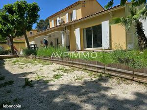 Propriété 4 pièces 145 m²