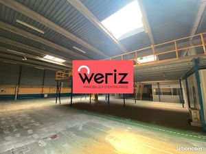 Local industriel 815 m²