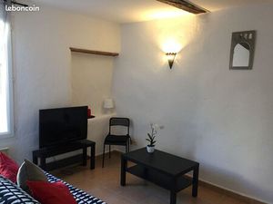 Trets centre historique - t2 meuble - calme - clair - charme