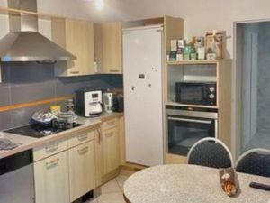 Location appartement 3 pièces 81 m² à Vénissieux (69200)