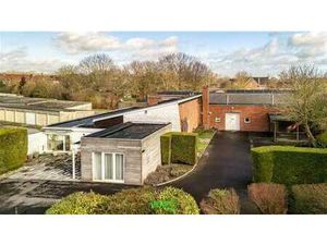 Studio audiovisuel de 800m² situé à Tournai