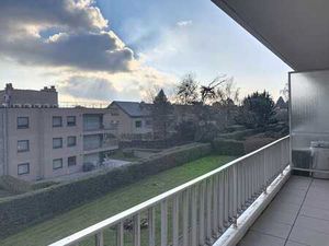 Lumineux appartement avec terrasse au centre de Waterloo