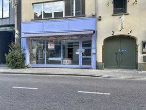 Location - Local et fonds de commerce Mol