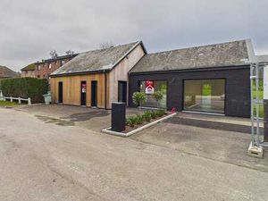 Surface commerciale entièrement rénovée  90m²+ jardin