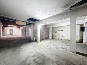 Entrepôt de stockage en plein centre-ville ! Facile d'accès