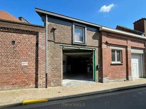 Te koop  duurzaam gerenoveerd magazijn (160m²) met kantoo...