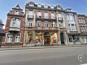 Commerce à louer au centre de Dinant  avec vue Croisette