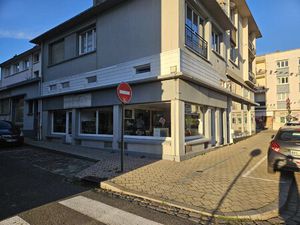 Immeuble commerce et habitation