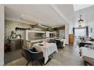 Immeuble commercial avec habitation