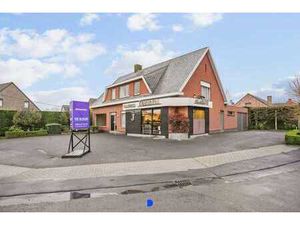 Handelspand met woonst op commerciële ligging.