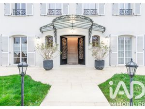 Vente maison 15 pièces 740 m² Magny-le-Hongre (77700)