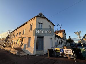 Maison de ville entièrement rénovée et vendue meublée