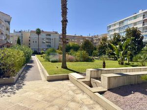 PALM BEACH – Secteur recherché - 2 pièces  terrasse  garage