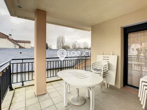 T3 avec terrasse et parking à Nay