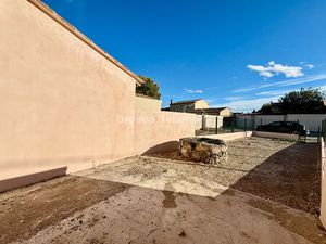 Maison 2 pièce(s) 22.70 m2 avec jardin  à Saint Martin De Crau