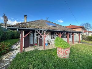 Maison à vendre à Monein  plain -pied avec garage  Quartier du Château