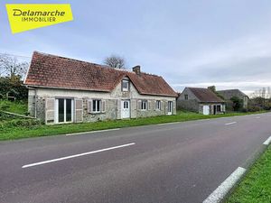 Maison en pierre de plain-pied à rénover avec gîte à SAINT-DENIS LE VÊTU