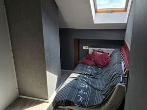 Loue chambre de bonne avec chauffage et électricité et semi meublée