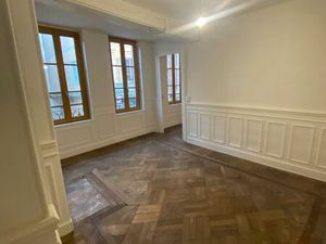 Deux pieces rue general saussier