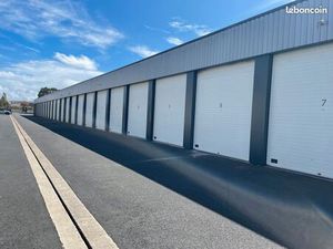 Grand box garage parking de 130m3 a louer
