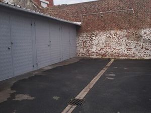 Grand Box / garage 18m2 sécurisé 24h/24h avec caméra de surveillance