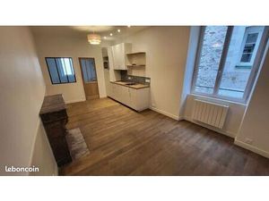 T2 rénové et équipé - place Imbach