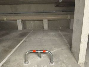 Place de parking sécurisée couverte proche Suisse