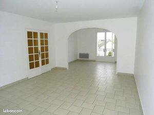 Charmante maison de 4 pièces avec chauffage électrique le tout sur terrain de 916m2