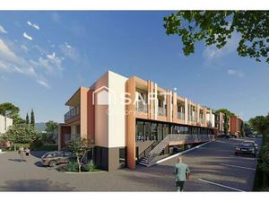Vente commerce 1 pièce 145 m² Roquebrune-sur-Argens (83520)