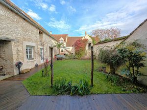 Maison sur la commune de Charmoy entre Auxerre et Joigny avec 3 chambres