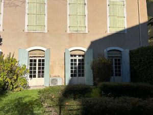 Appartement à vendre à Carpentras en plein centre ville avec un jardin privatif