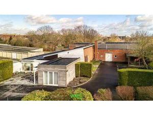 Studio audiovisuel de 800m² situé à Tournai