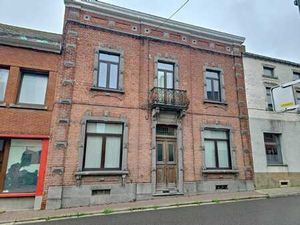 Maison de maître avec jardin et garages