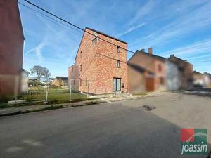 Immeuble rénové – 3 appartements avec parkings et jardin