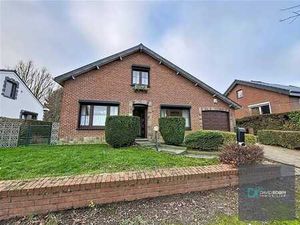 Maison 4 façades  3 chambres à 2 pas du centre