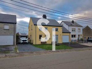 Maison familiale avec panneaux photovoltaïques à Saint-Mard