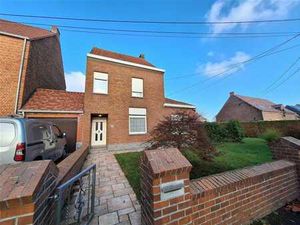 Maison 3 façades  3 chambres  bureau et jardin - 930€